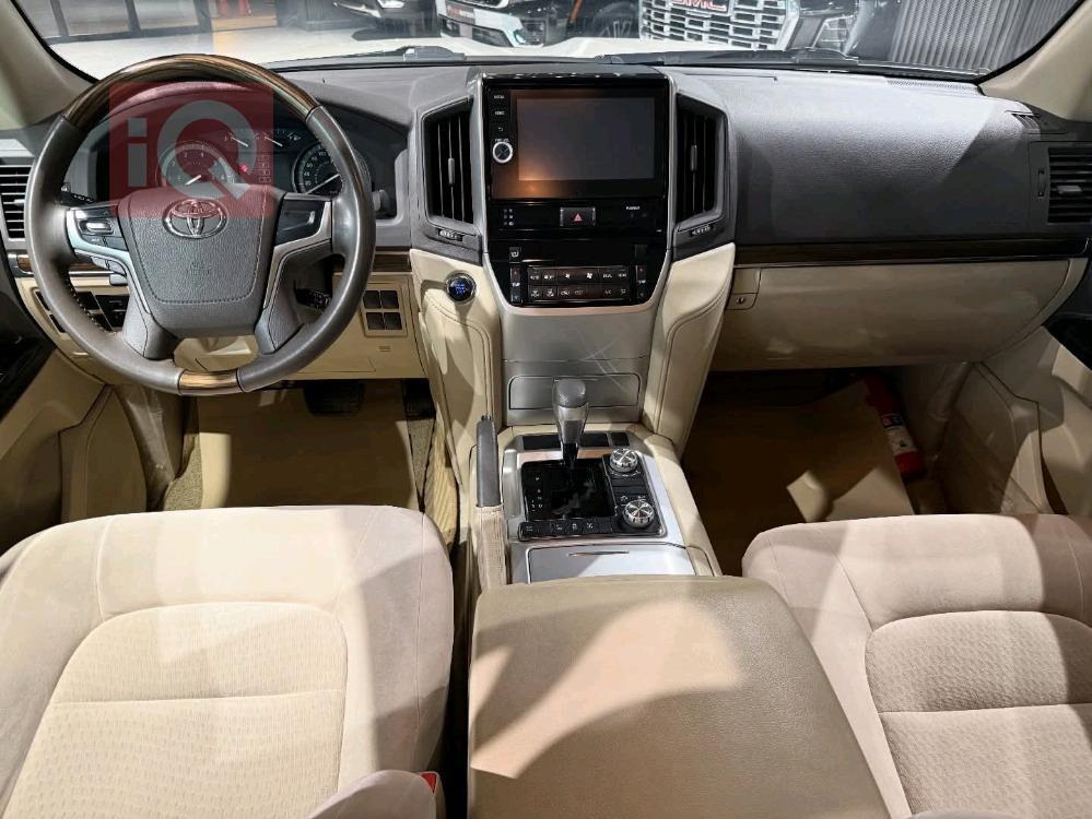 تويوتا لاندكروزر